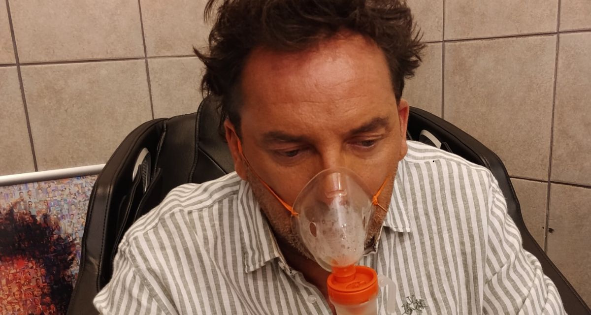 “El cuerpo pasa la cuenta…”: La imagen de Daniel Fuenzalida conectado a oxígeno que dejó a todos preocupados