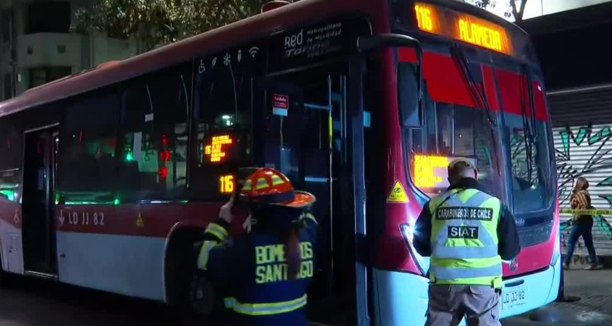 Impactante atropello en Santiago: joven de 22 años y mujer de 67 mueren tras ser embestidas por bus RED