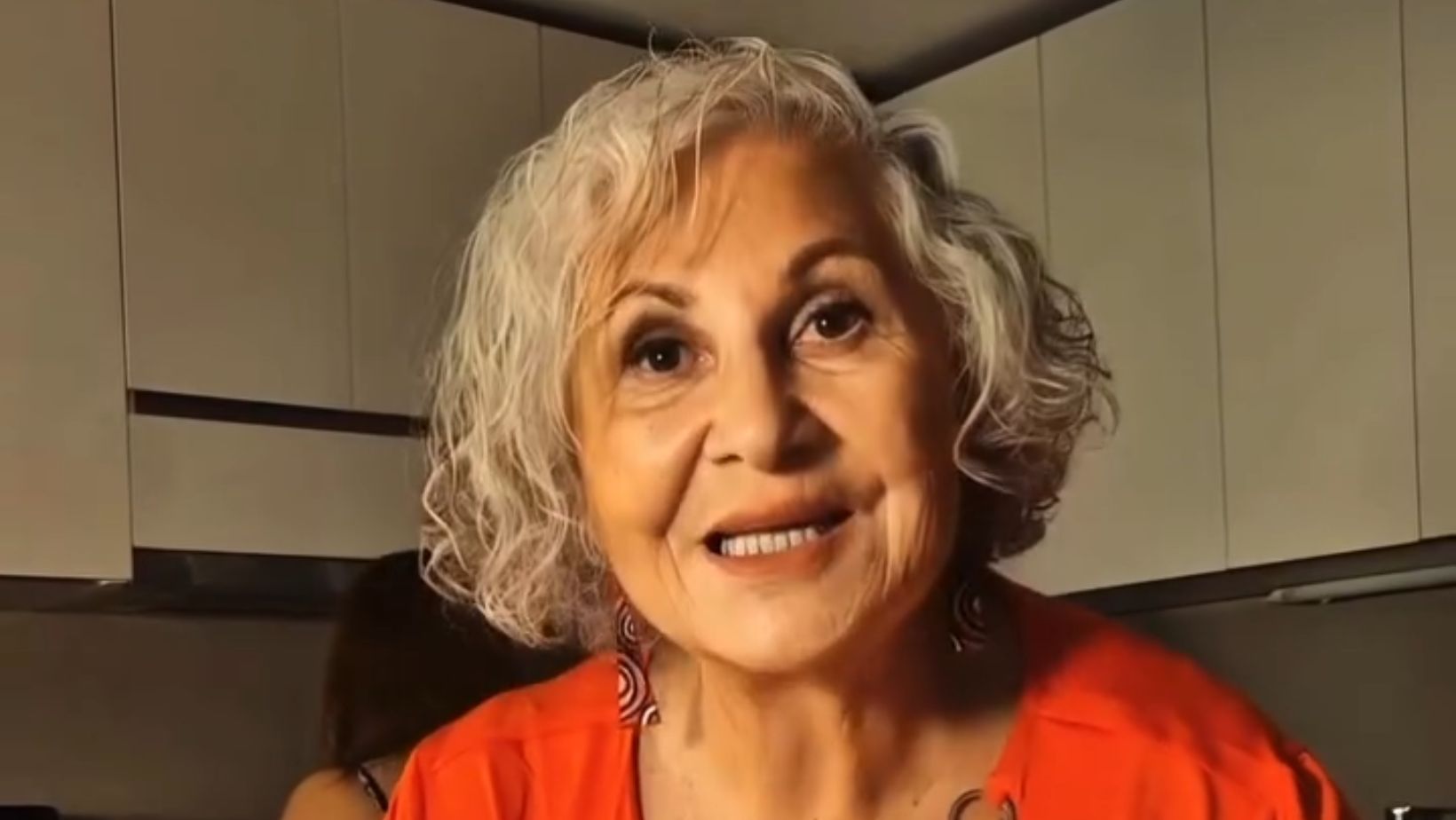 “Vamos saliendo paso a paso”: Teresita Reyes emociona con foto desde la clínica