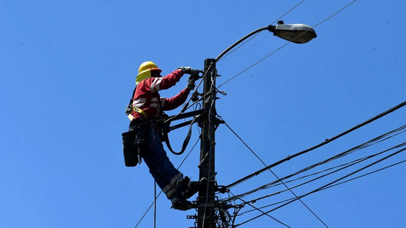 ¡Última hora! Enel anuncia corte de luz para este martes en al menos siete comunas de Santiago