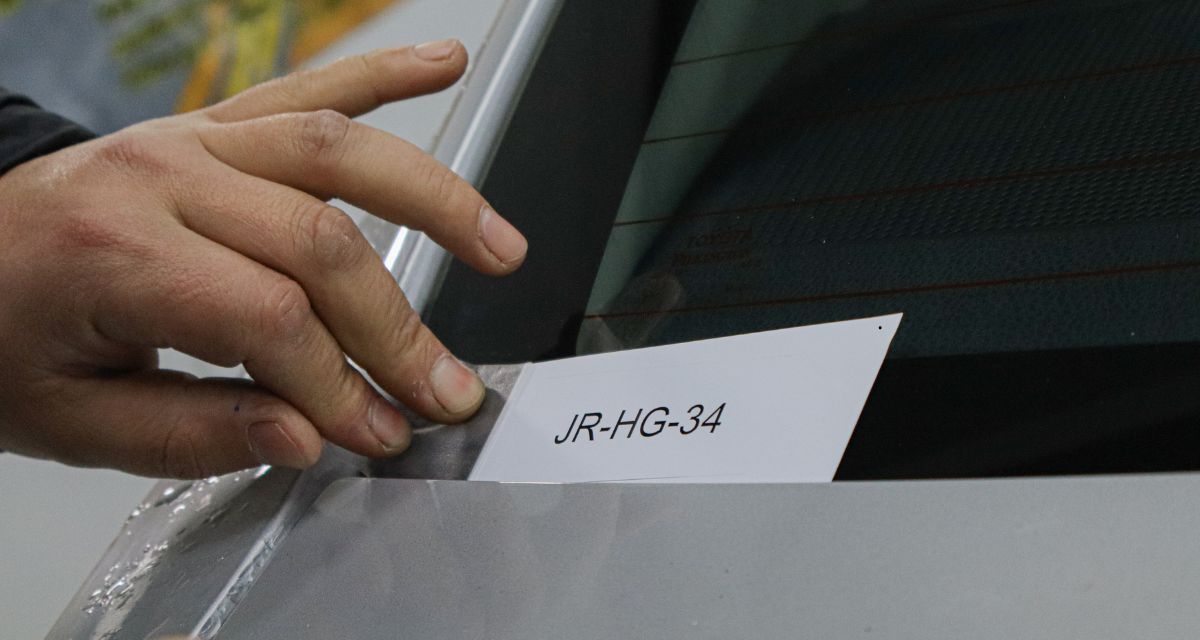 Evita multas: estos tipos de grabado de patente están prohibidos por ley